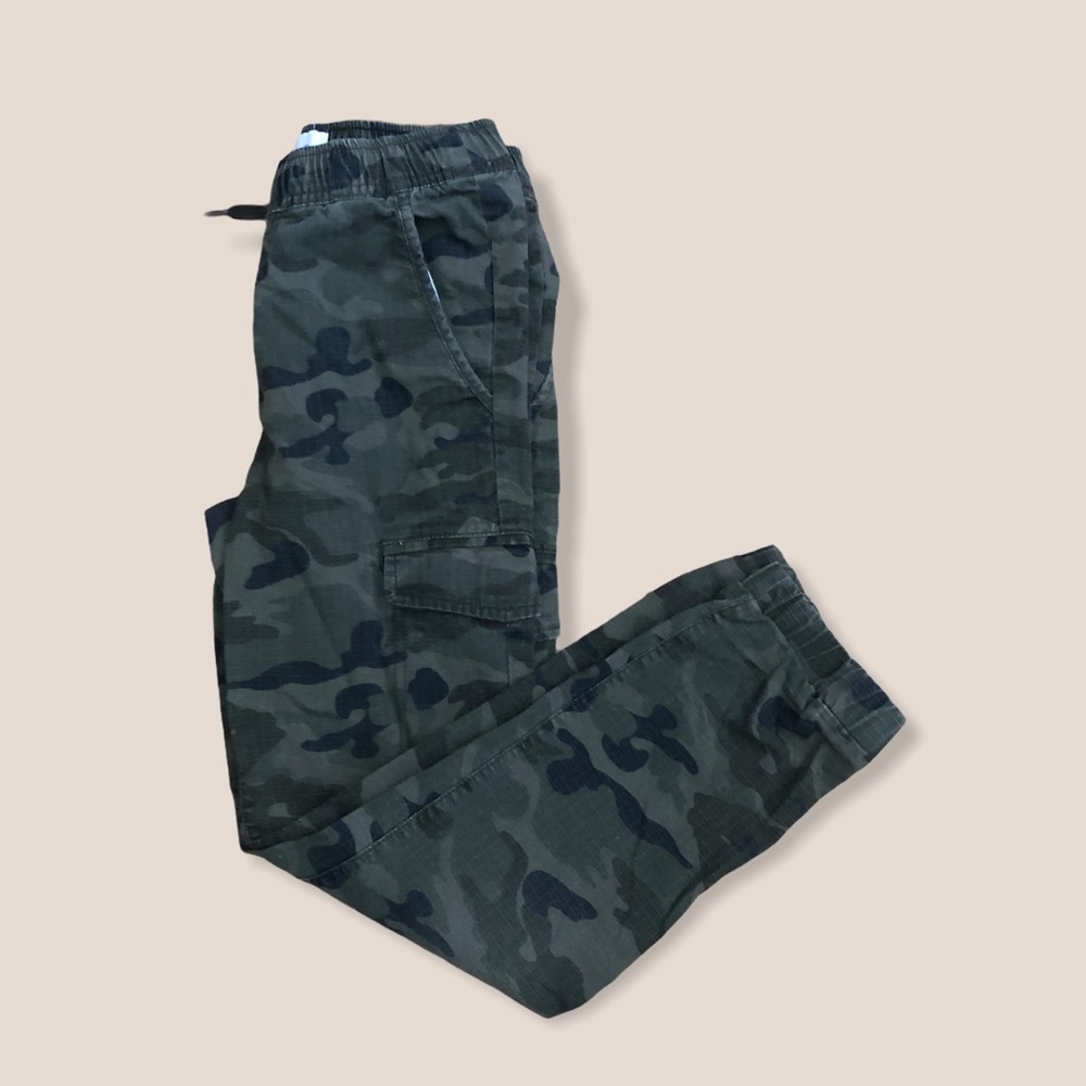 Old Navy Boys Camo Cargo Jogger pant 10/12